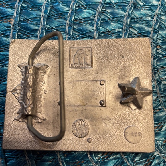 Vintage Budweiser belt buckle. - Picture 2 of 3